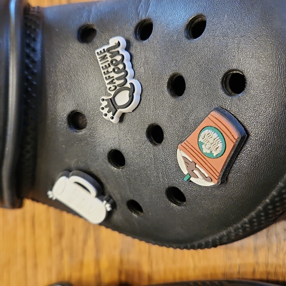 Black Crocs Size M6 W8 - Picture 9 of 9